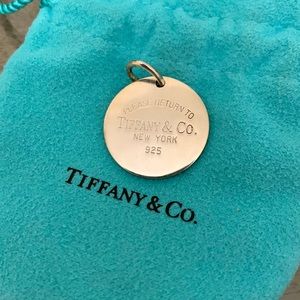 Authentic Tiffany & Co. Return to Tiffany Round Tag in Sterling Silver